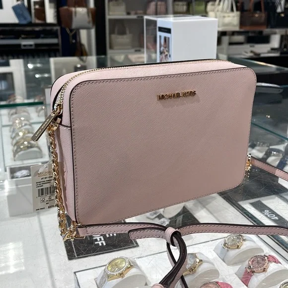 Michael Kors Jet Set Item Large East West Zip Crossbody Leather Powder Blush
NWT - Picture 13 of 16